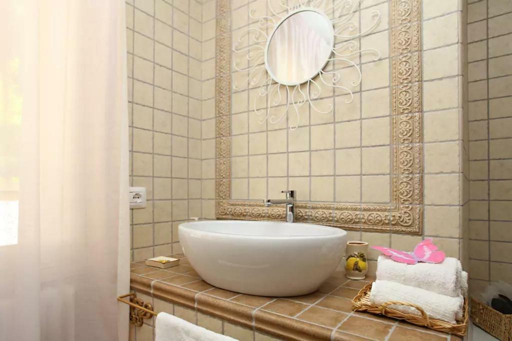 Hôtel A Casa Di Desideria à Monsampolo Del Tronto Extérieur photo